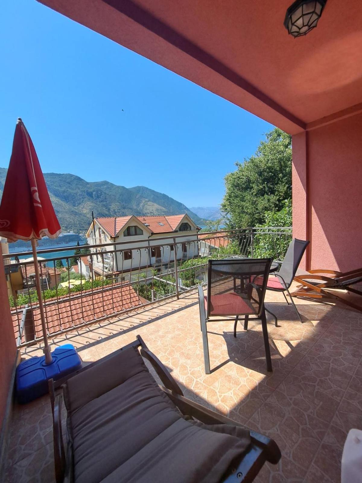 Apartments Lazarevic Kotor Oda fotoğraf